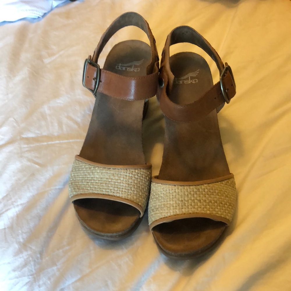 Dansko leather sandle heels. 3.5 inche wooden heel. Size 40. Good used condition